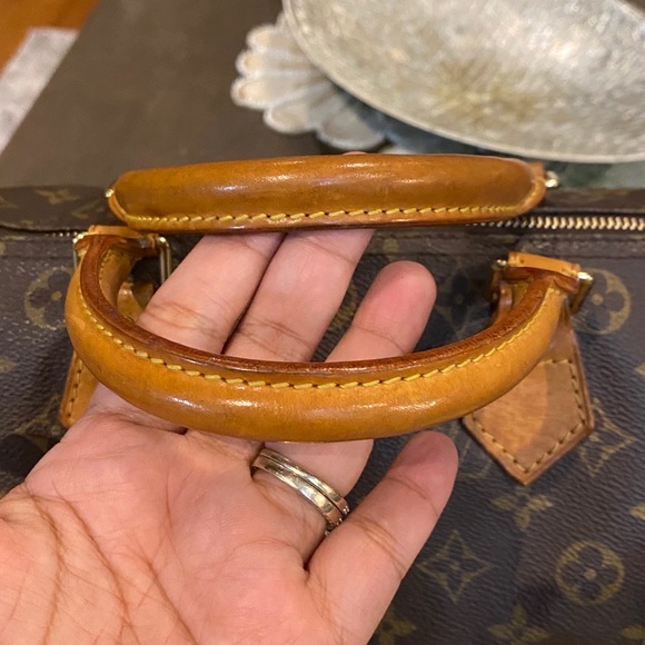 Authentic Louis Vuitton Speedy 30 monogram - Picture 14 of 16